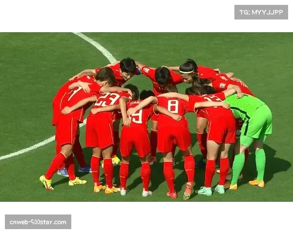 巴黎FC球员戈里替补登场双响绝杀后狂奔庆祝